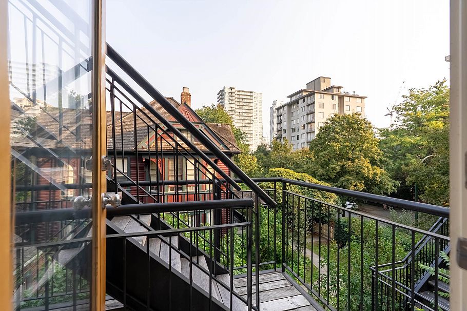 2 1116 Bute Street Vancouver, BC - 25