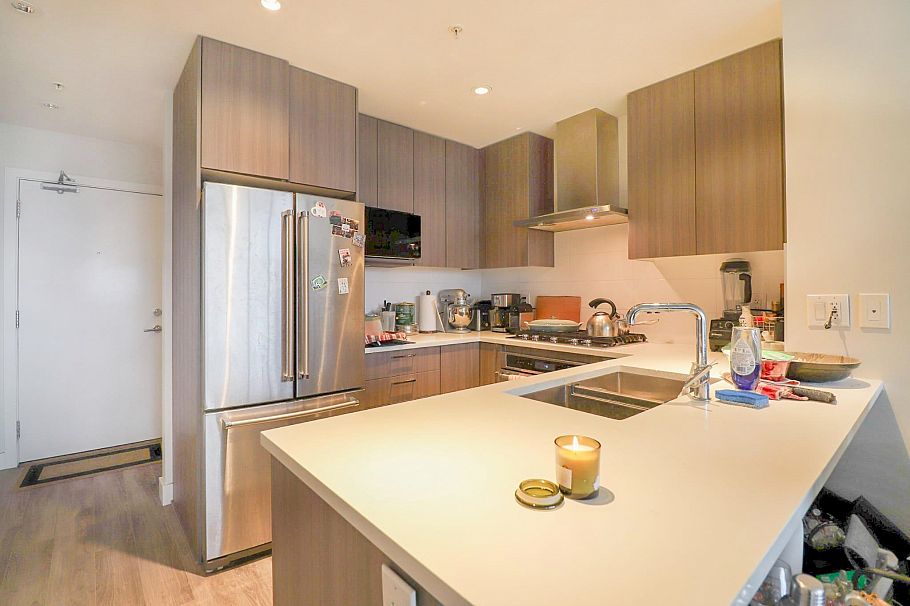 803 1788 Gilmore Avenue Burnaby, BC - 4