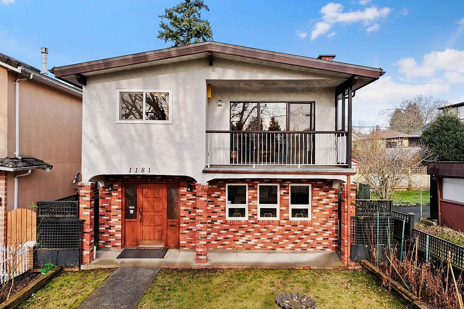 1181 E 24th Avenue Vancouver, BC - 35