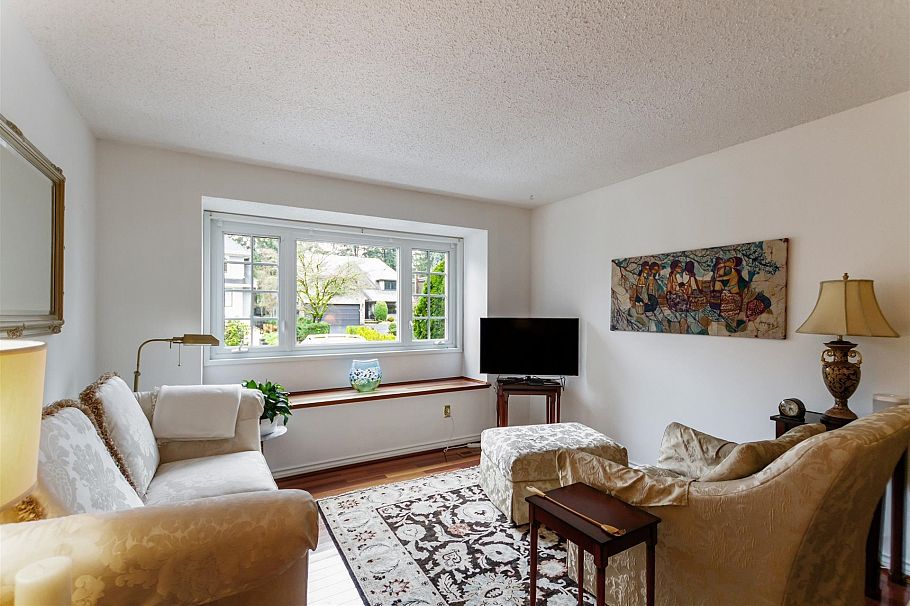 4171 Doncaster Way Vancouver, BC - 3