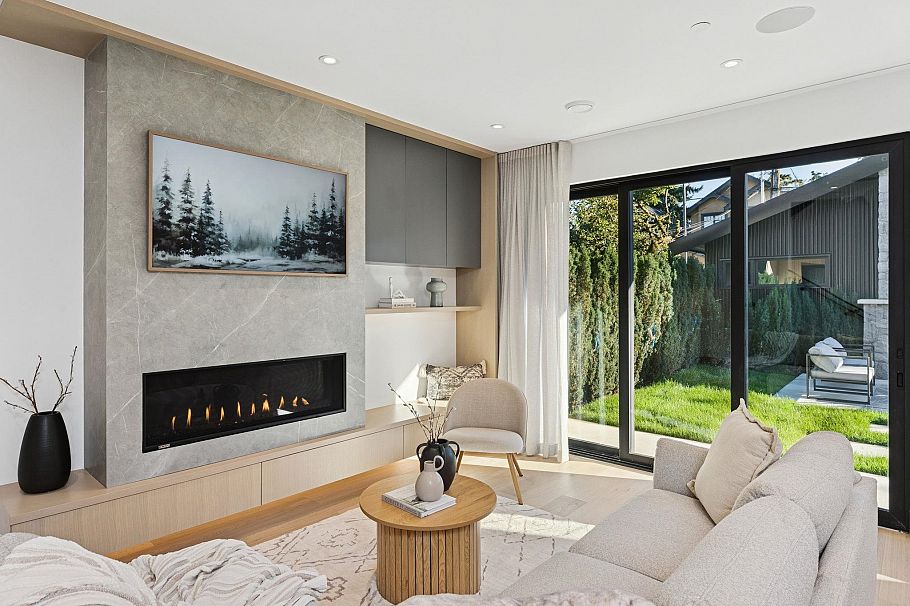 2 3036 W 14th Avenue Vancouver, BC - 1