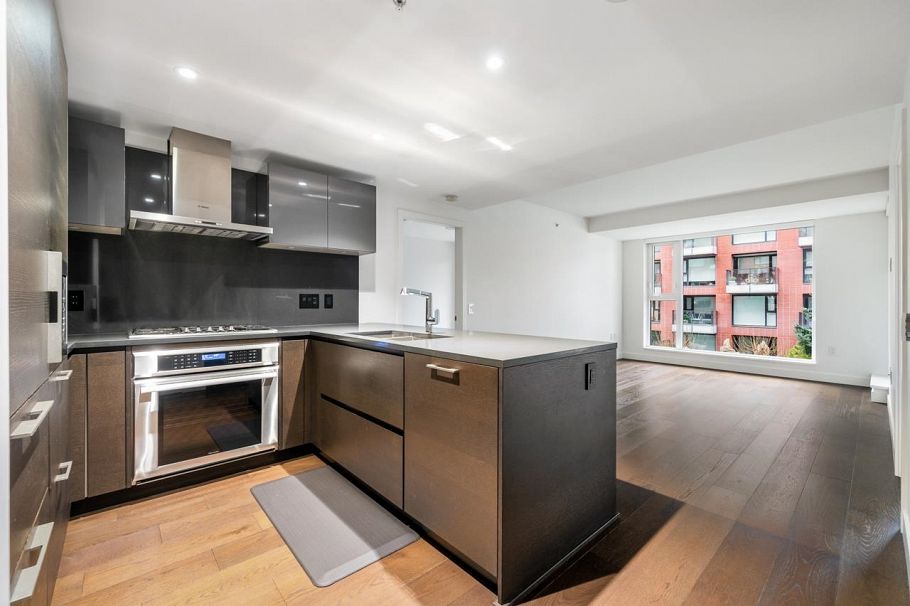 203 1561 W 57th Avenue Vancouver, BC - 14