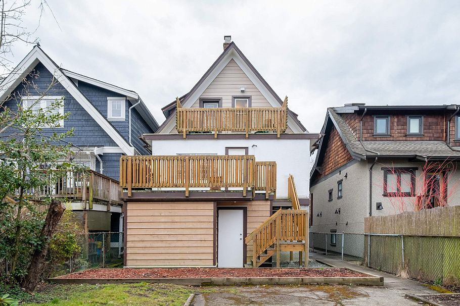 1021 E 14th Avenue Vancouver, BC - 27