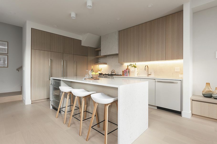 2134 E 10th Avenue Vancouver, BC - 2