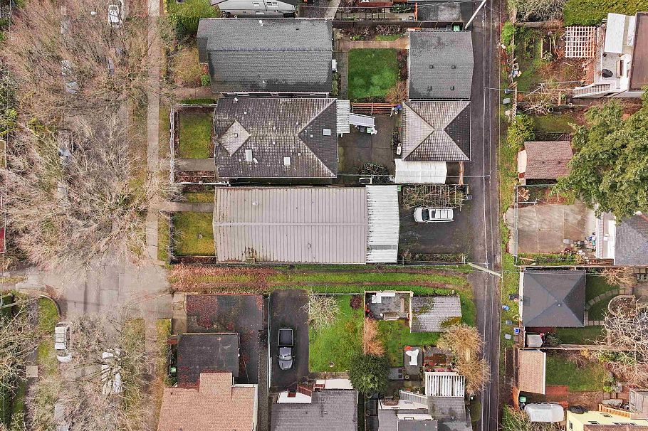 1181 E 24th Avenue Vancouver, BC - 38