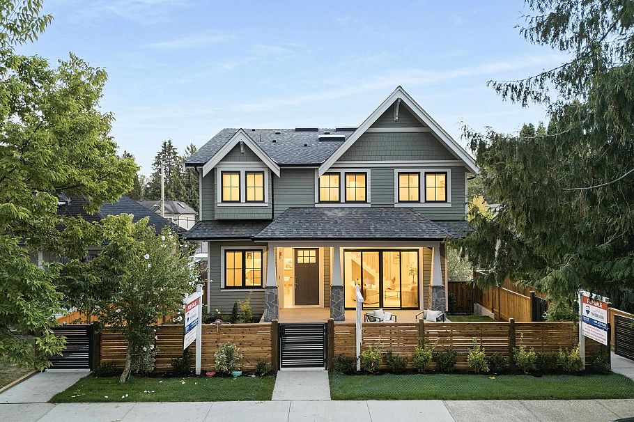 2134 E 10th Avenue Vancouver, BC - 21