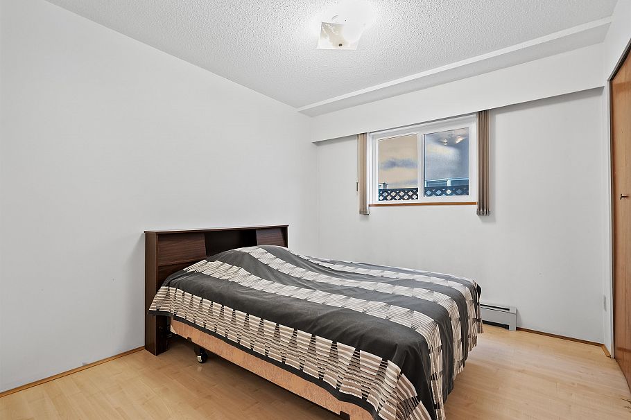 1181 E 24th Avenue Vancouver, BC - 31
