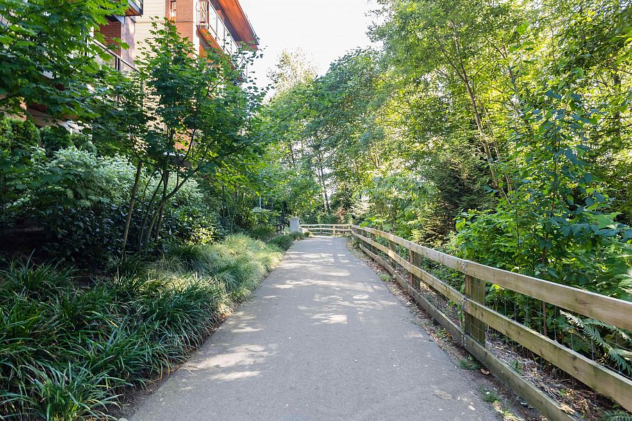 407 733 W 3rd Street North Vancouver, BC - 33