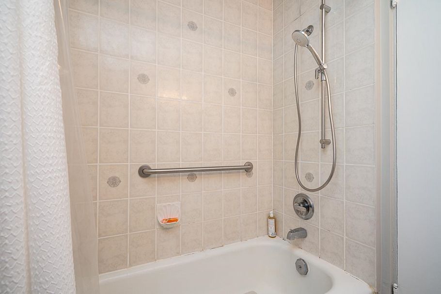 4862 Queensland Road Vancouver, BC - 24