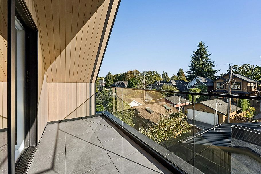 2 3036 W 14th Avenue Vancouver, BC - 20