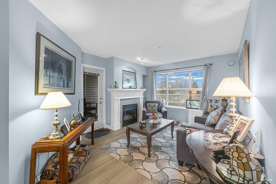 202 960 Lynn Valley Road North Vancouver, BC - 5