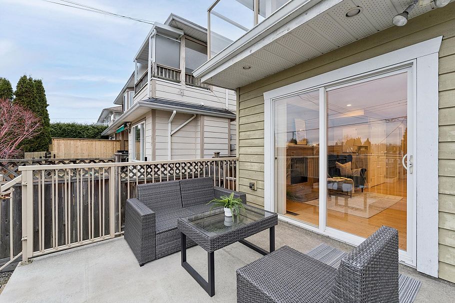 353 E 5th Street North Vancouver, BC - 29