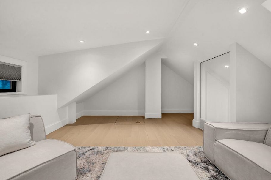 4454 W 4th Avenue Vancouver, BC - 29