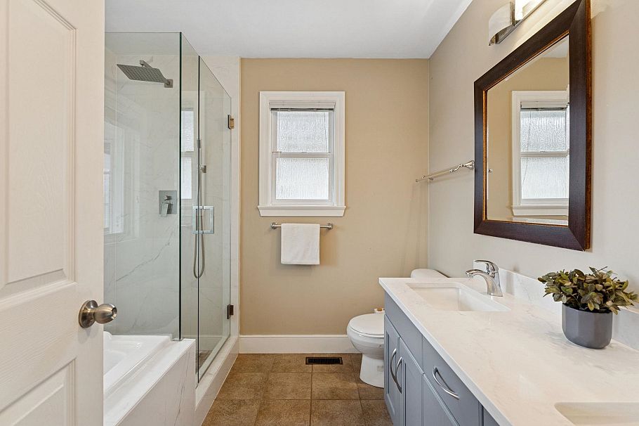 353 E 5th Street North Vancouver, BC - 21