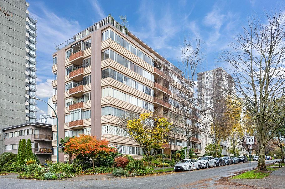 401 1315 Cardero Street Vancouver, BC - 1