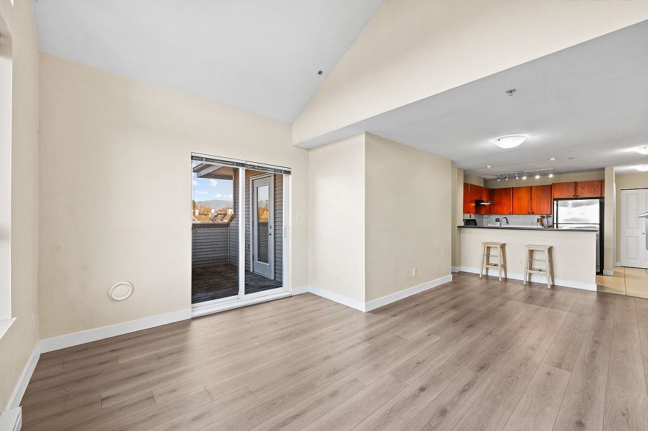 417 7089 Mont Royal Square Vancouver, BC - 13