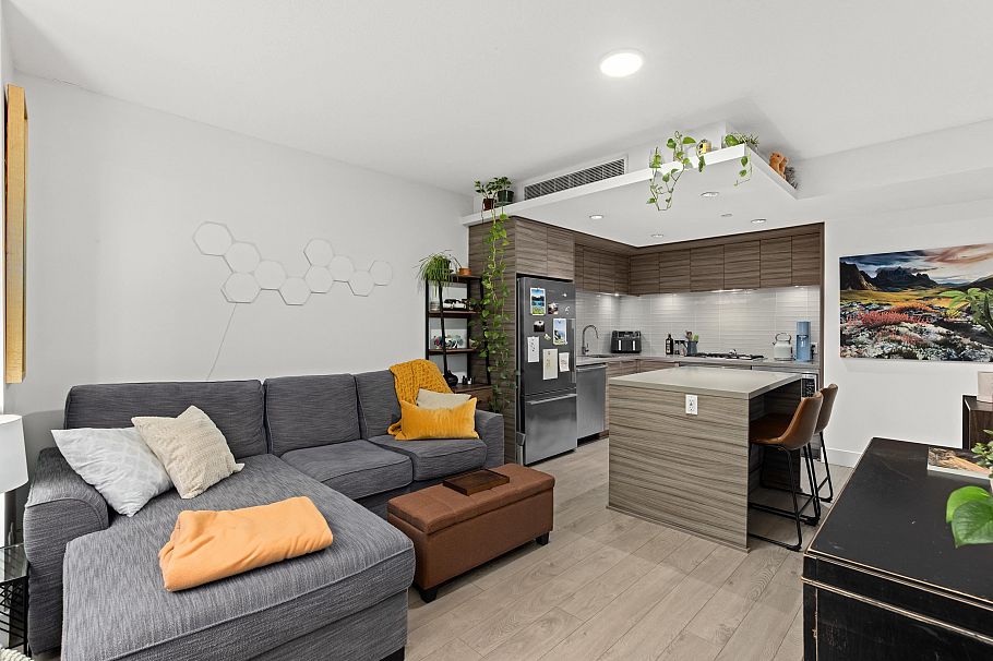 205 1550 Fern Street North Vancouver, BC - 13