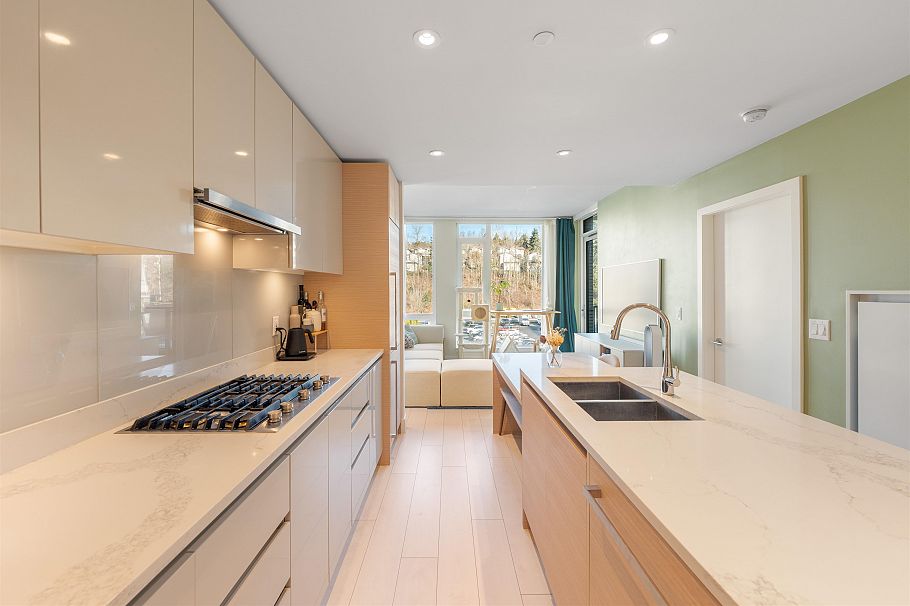 411 3538 Sawmill Crescent Vancouver, BC - 3