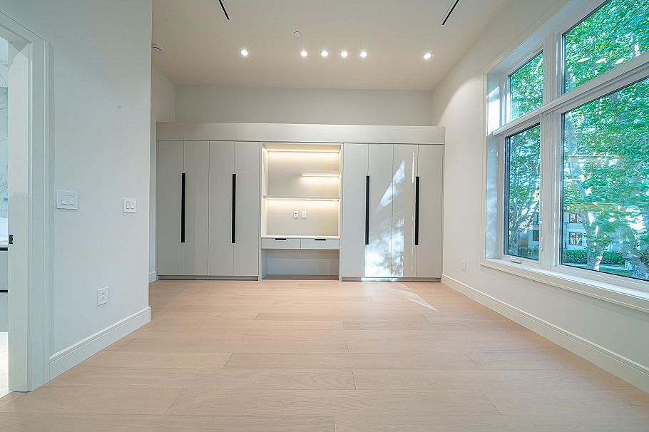 3849 W 26th Avenue Vancouver, BC - 2