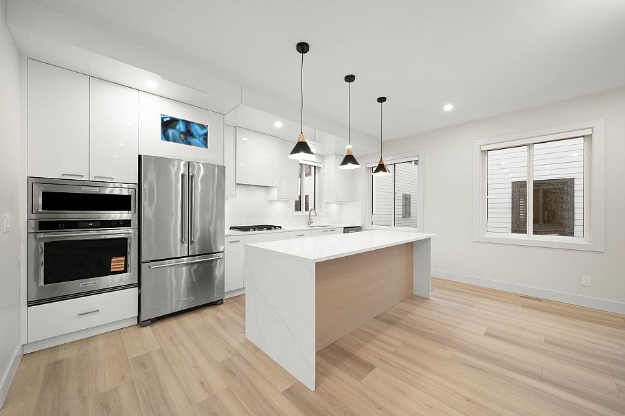 3 3881 Hurst Street Burnaby, BC - 4