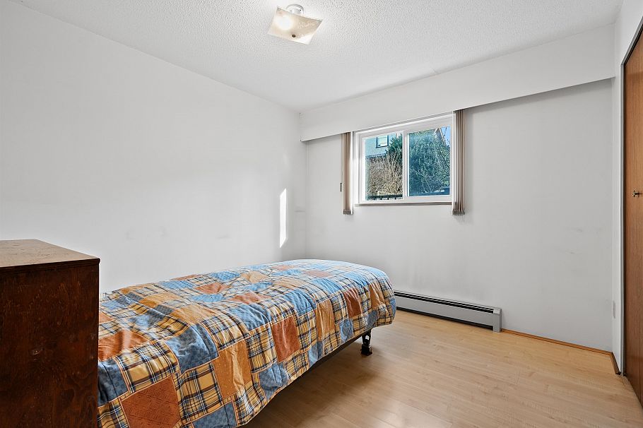1181 E 24th Avenue Vancouver, BC - 32