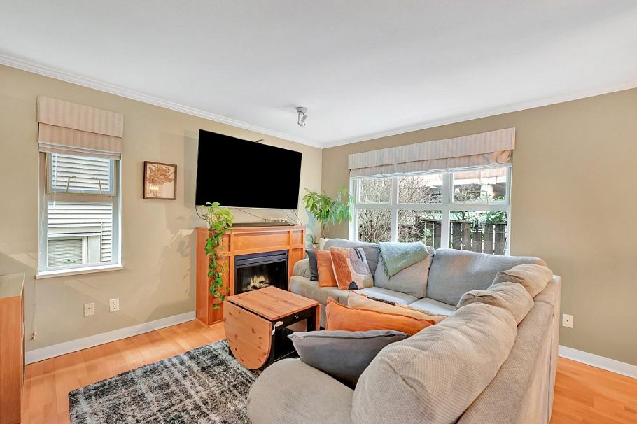 36 3855 Pender Street Burnaby, BC - 10