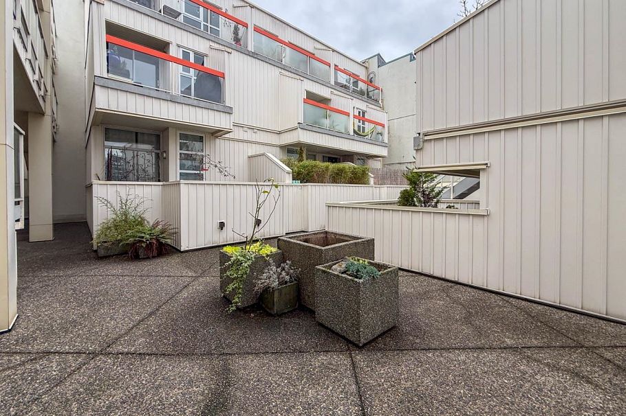 10 704 W 7th Avenue Vancouver, BC - 30