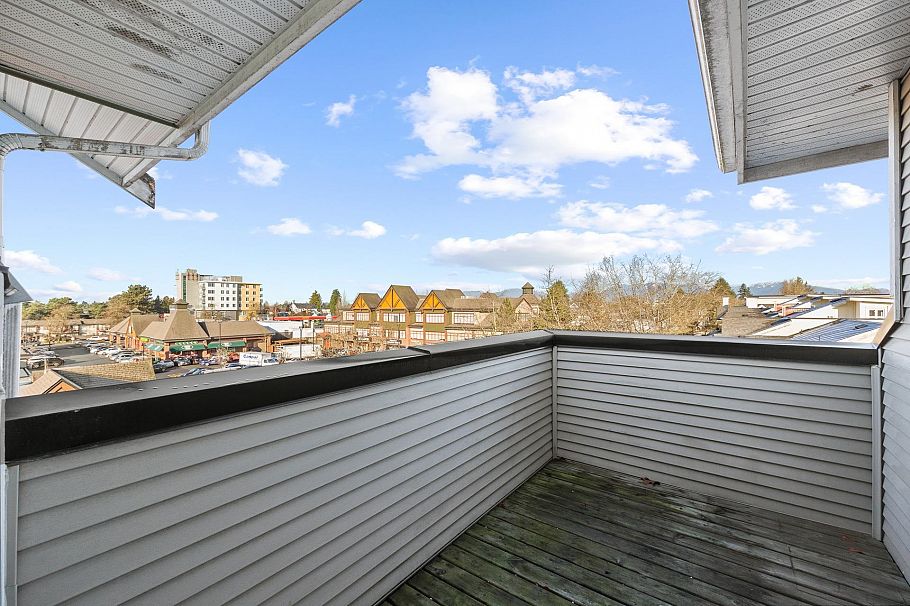 417 7089 Mont Royal Square Vancouver, BC - 6