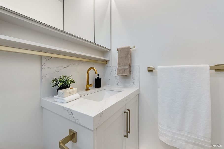 1347 E 64th Avenue Vancouver, BC - 13