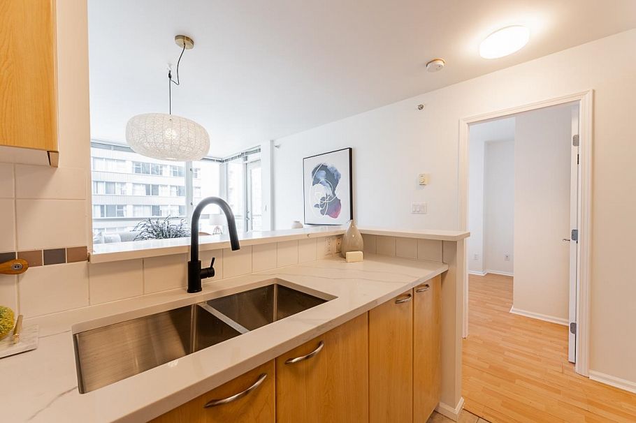 604 1420 W Georgia Street Vancouver, BC - 10