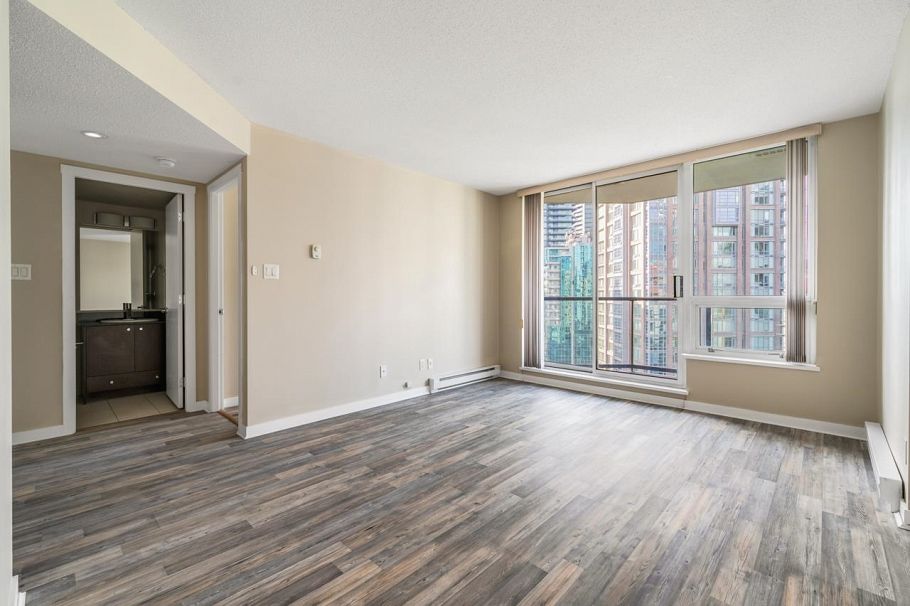 1606 1212 Howe Street Vancouver, BC - 9