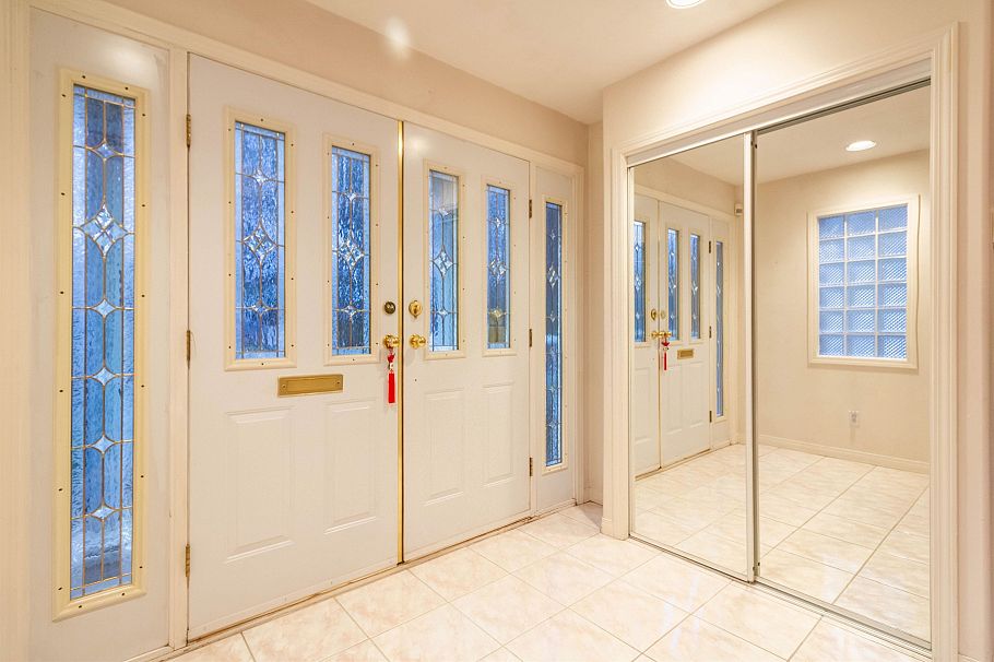 2468 E 4th Avenue Vancouver, BC - 32