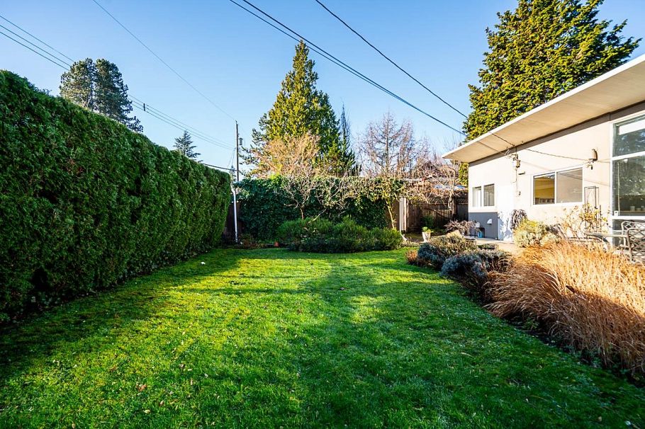 4862 Queensland Road Vancouver, BC - 32