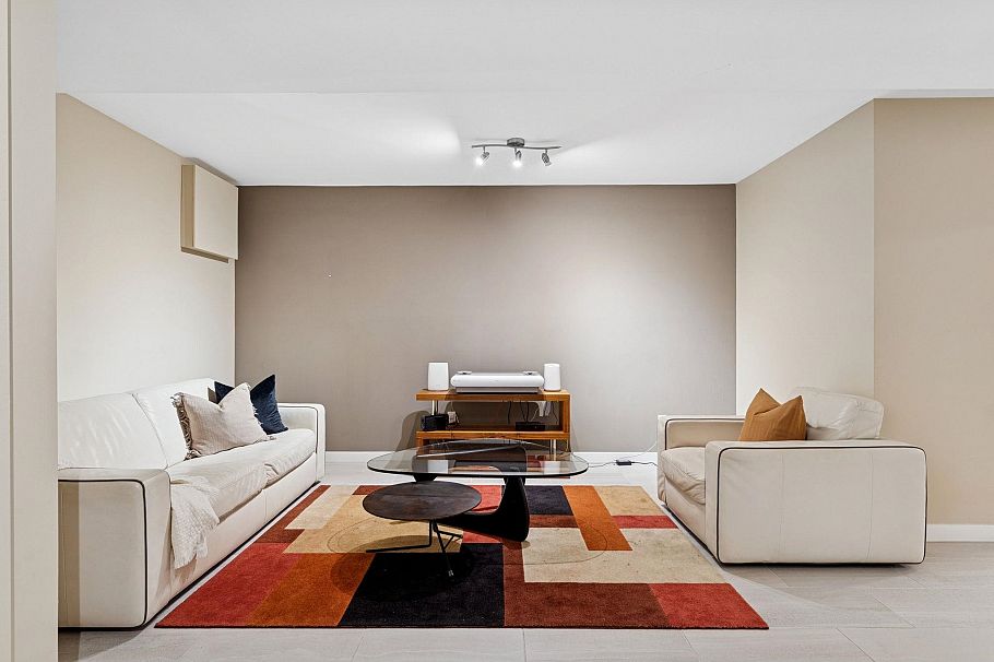 353 E 5th Street North Vancouver, BC - 30