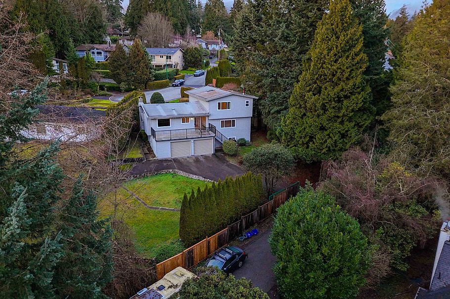 1285 Lucking Place North Vancouver, BC - 3