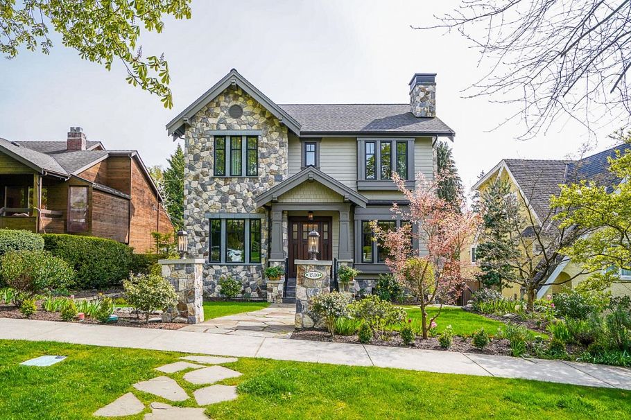 3530 W 34th Avenue Vancouver, BC - 1