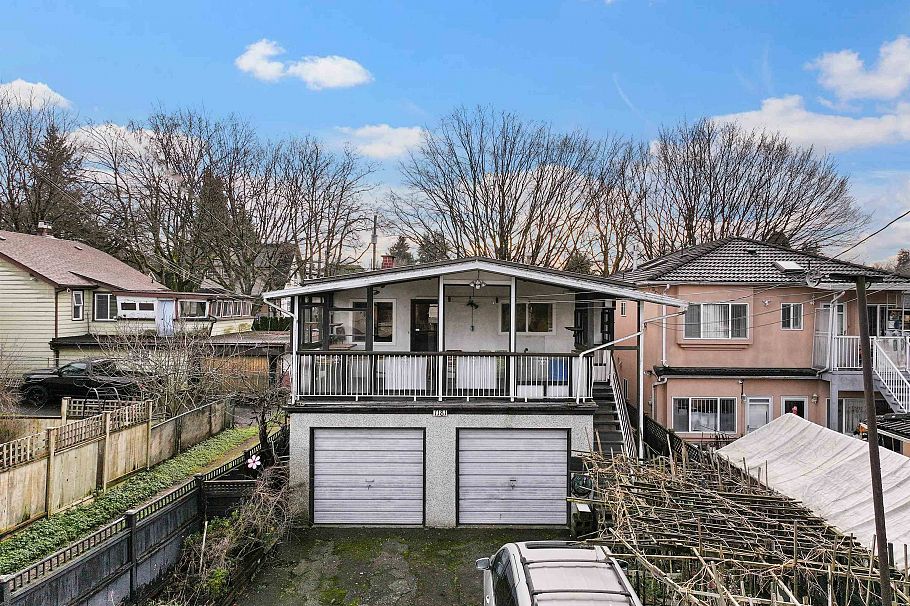 1181 E 24th Avenue Vancouver, BC - 36