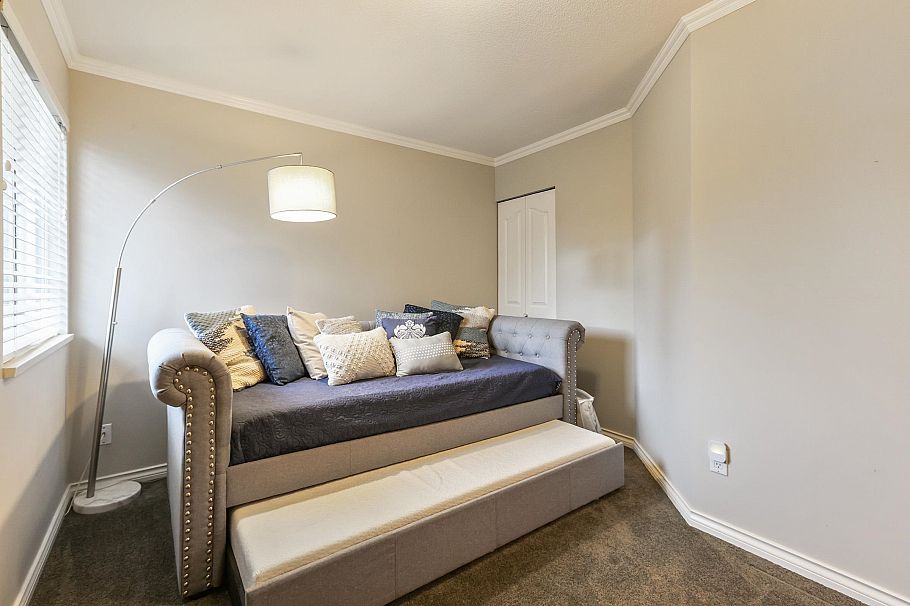 1076 Clements Avenue North Vancouver, BC - 16