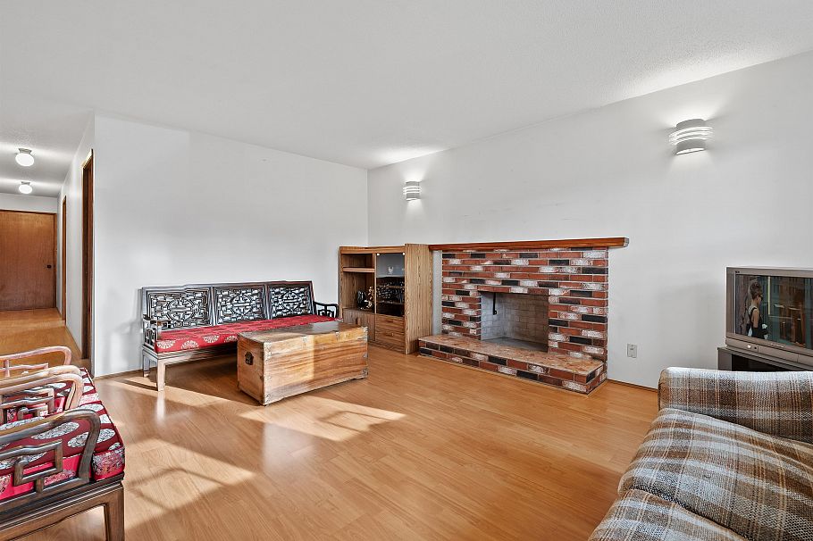 1181 E 24th Avenue Vancouver, BC - 27