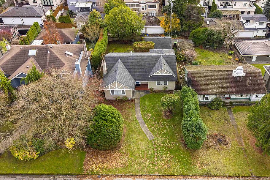 1270 W 46th Avenue Vancouver, BC - 18