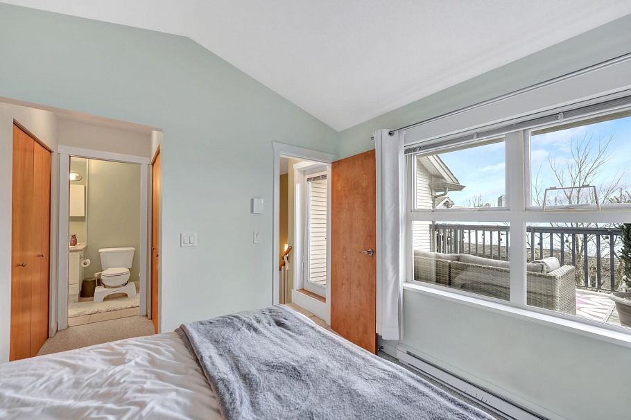 36 3855 Pender Street Burnaby, BC - 23