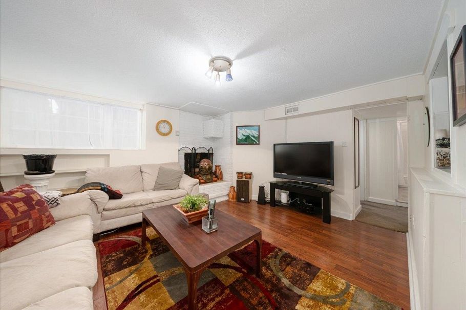 322 E 25th Street North Vancouver, BC - 15