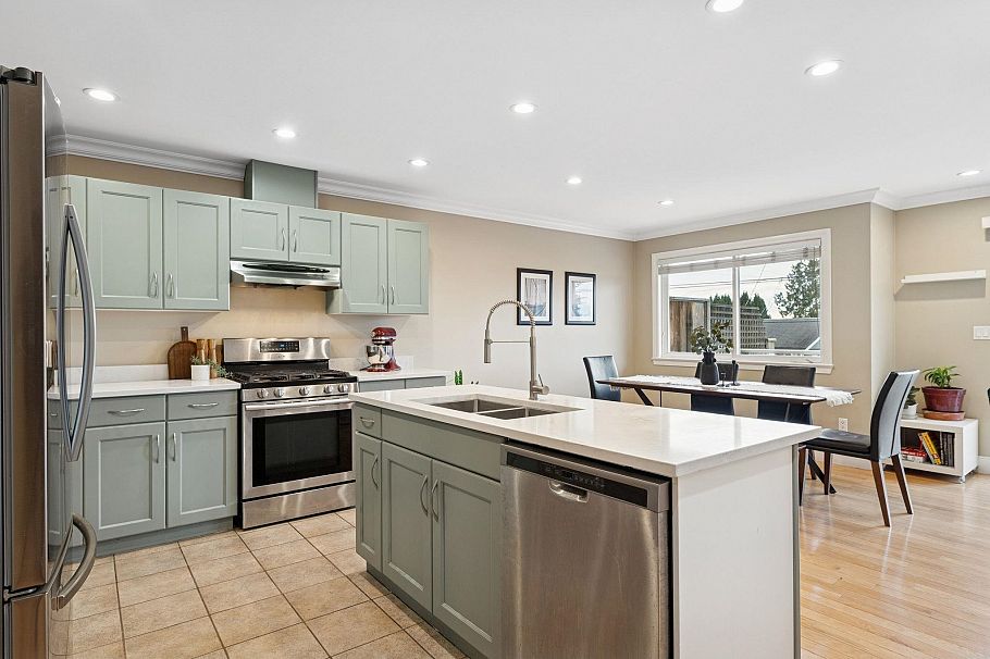 353 E 5th Street North Vancouver, BC - 11