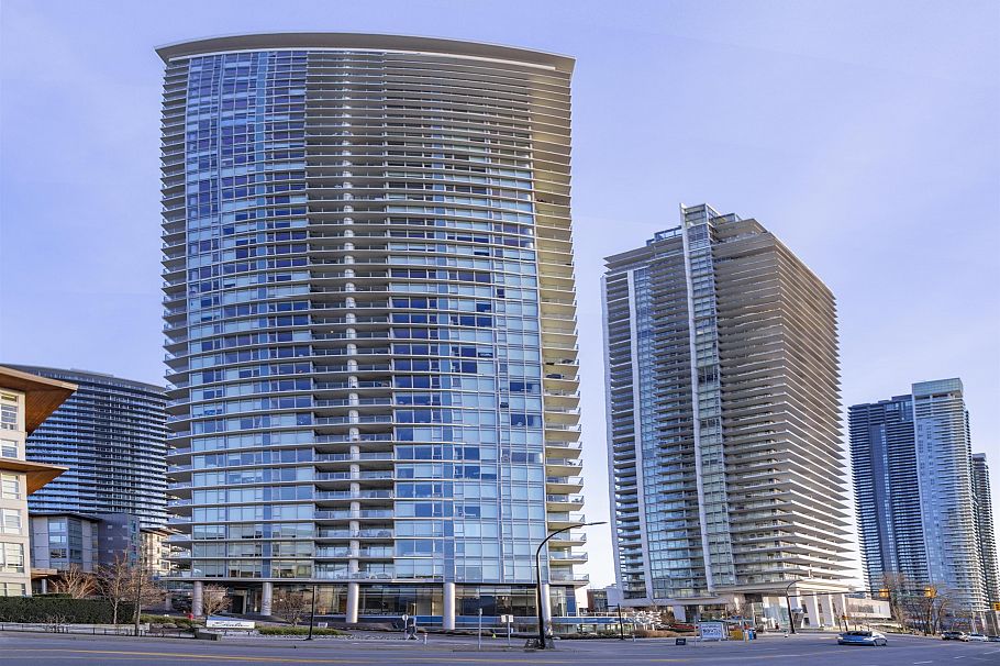 803 1788 Gilmore Avenue Burnaby, BC - 1