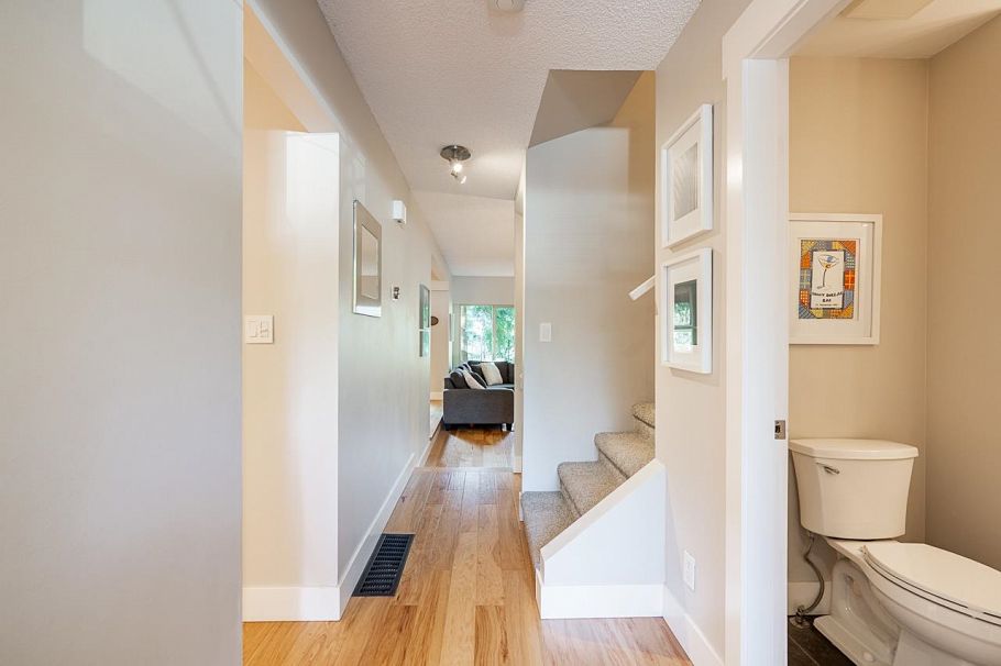 2076 Purcell Way North Vancouver, BC - 6