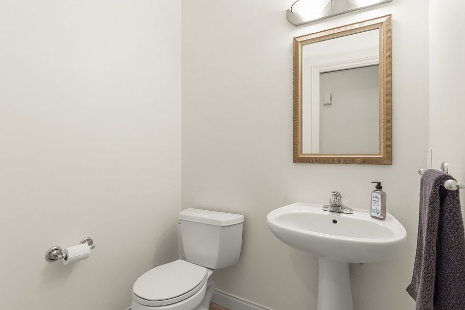 1270 W 46th Avenue Vancouver, BC - 12