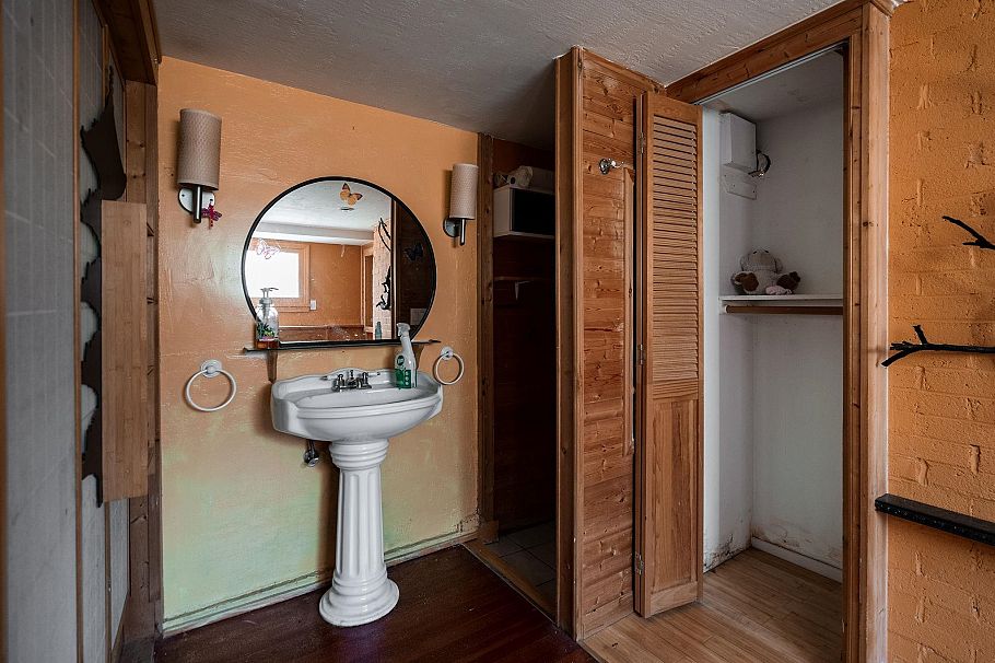 228 E 26th Avenue Vancouver, BC - 17