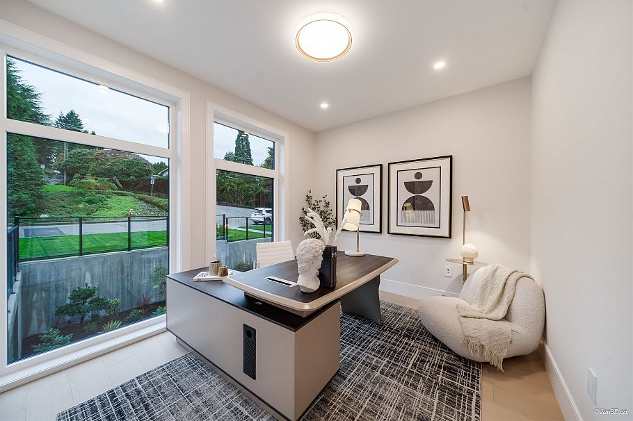 971 Adderley Street North Vancouver, BC - 3