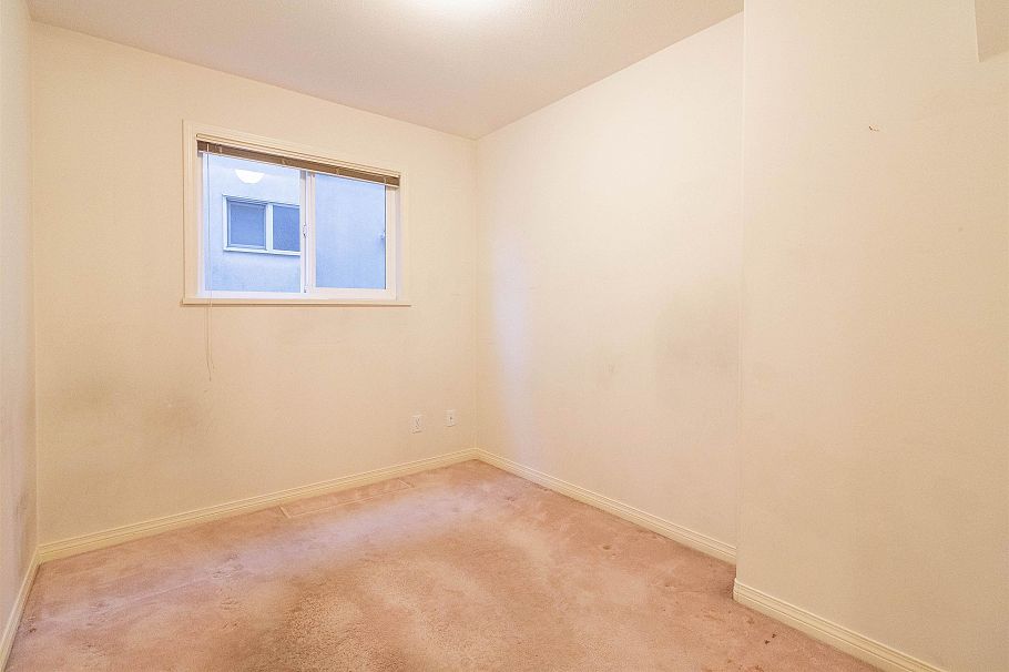 2468 E 4th Avenue Vancouver, BC - 11