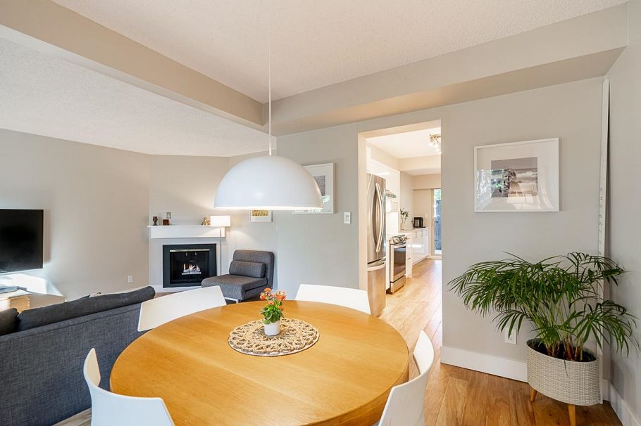 2076 Purcell Way North Vancouver, BC - 11